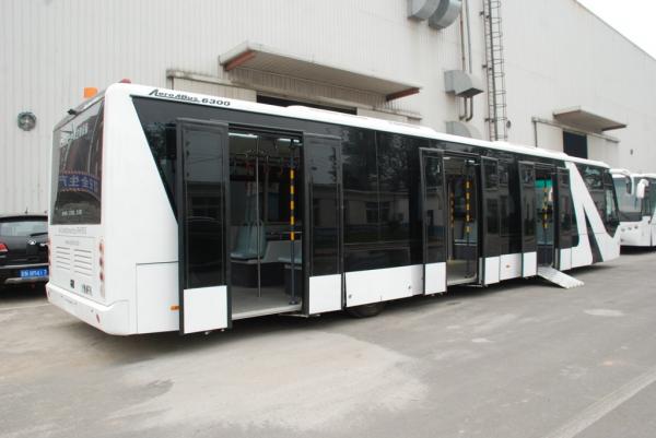 China 14 seats with 110 passengers standing area for airport apron bus supplier