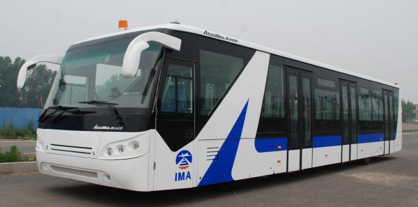China Airport shuttle bus with 110 passengers 14 seats Cummins engine supplier