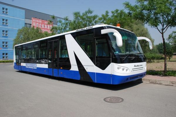 China Durable Low Floor Buses Aero ABus 14 Seater Bus With 7100mm Wheel Base supplier