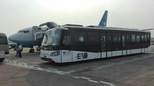 China Fully Aluminum Body Airport Bus 110 Passengers 24m2 Standing Area supplier