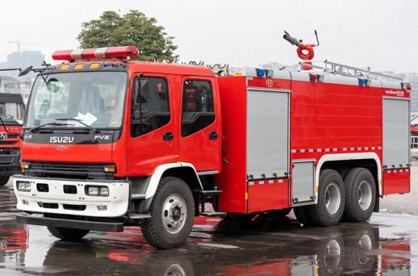 China ISUZU 10T Industrial Fire Fighting Vehicles With Water Pump supplier