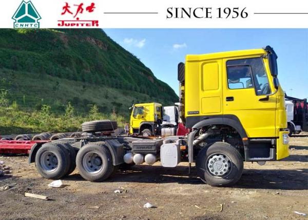 China Durable Sinotruk HOWO Tractor Truck 6110×2496×2958mm Dimension Modern Structure supplier