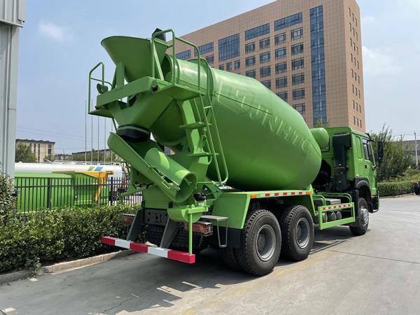China 10cbm 6×4/8×4 Sinotruk HOWO Mobile Concrete Mixer Truck gears transmission supplier
