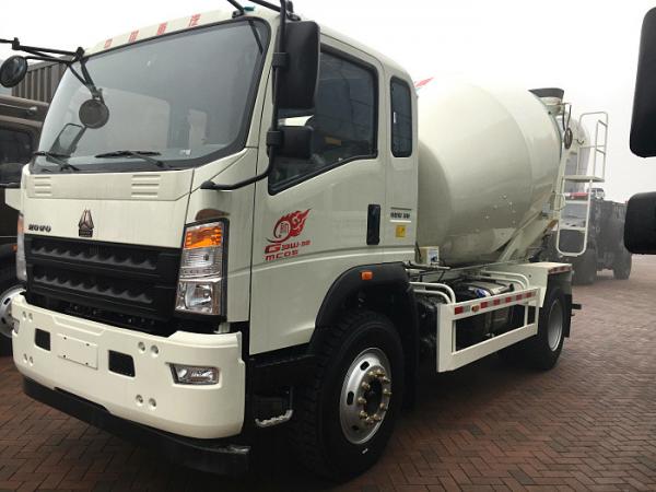 China 4×2 3 Cube Meter Light Concrete Mixer Truck Curb Weight 4.5 Tons Weather Resistance supplier
