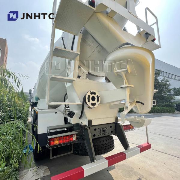 China Sinotruk HOWO 9m3 Concrete Mixer Truck Diesel Engine supplier