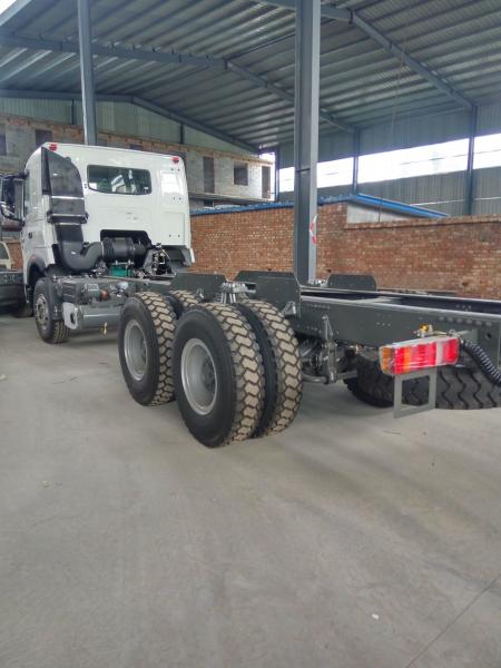 China SINOTRUK HOWO Dropside Cargo Commercial Vehicle Truck Chassis LHD 6X4 371HP supplier