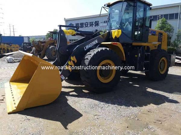 China 2.4m3 125kW Heavy Equipment Wheel Loader 4 Ton XCMG LW400KN 120kN supplier