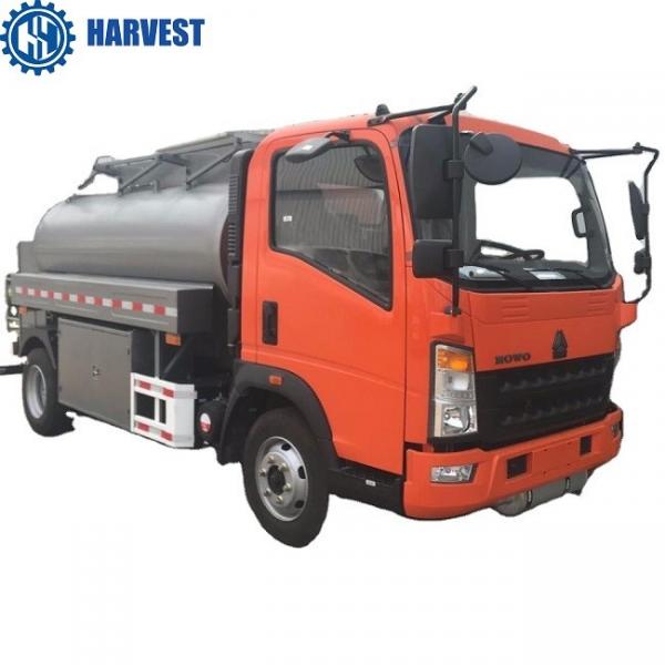 China SINOTRUK HOWO 4×2 5000 Liters Refueling Tanker Truck With Pump Oil Dispenser supplier