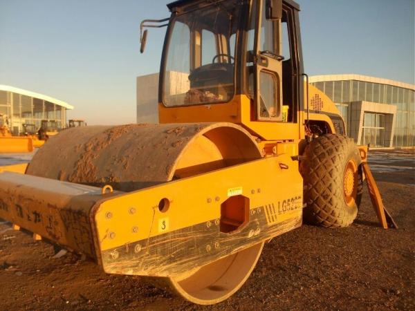 China LONKING LG520B single drum vibratory roller for heavy equipment 128 KW Power supplier