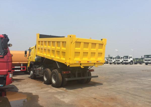 China Heavy Duty Sinotruk Howo Tipper Truck 6X4 30 – 40 Tons Ventral Lifting Radial Tire supplier