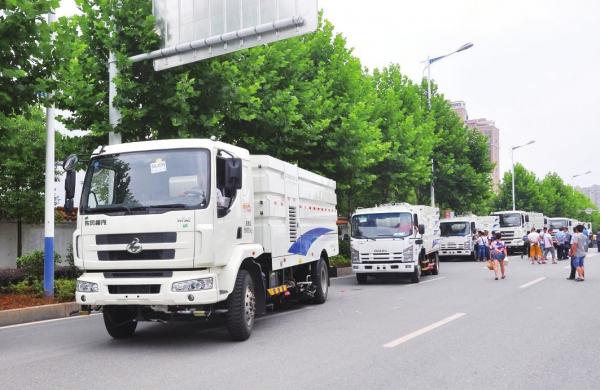 China china 10 tons garbage street sweep cleaning truck with high pressure washing system supplier