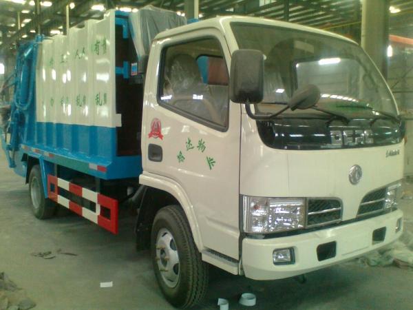 China Dongfeng hanging bucket garbage truck side loader forklift truck small garbage truck for 3tons supplier