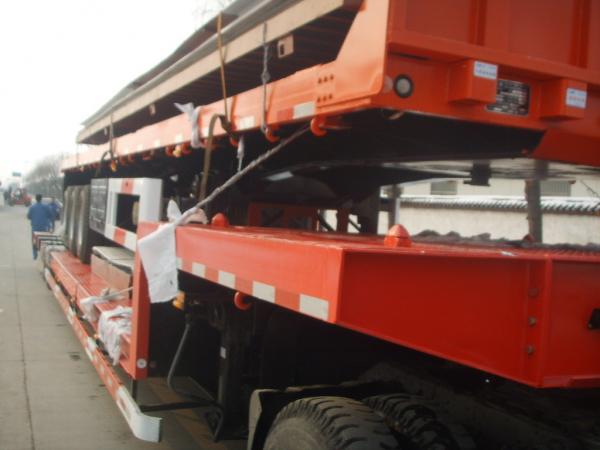 China Hauler Truck Low Platform Semi Trailer , 3 Axle truck Trailer Low Bed For Road Transportation supplier