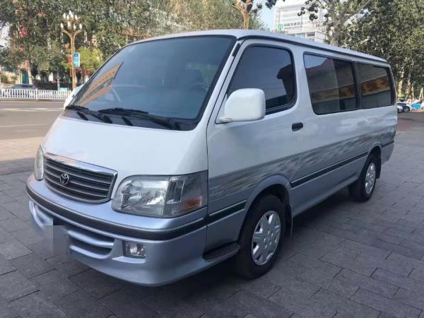 China 13 Seats Diesel Toyota Used Mini Bus With AC Equip No Accident 2015 Year supplier