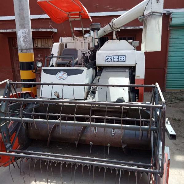 China 2.43L Diesel Second Hand Kubota Wheat Cutter Machine supplier