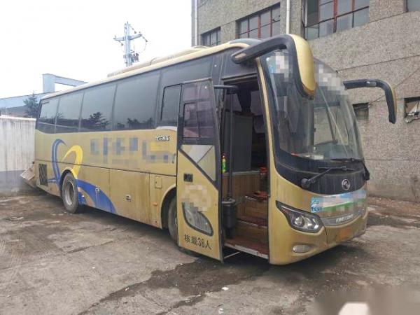 China 38 Seats Yuchai Rear Engine Six Cylinders 270hp Euro V Airbag Chassis Left Steering Kinglong XMQ6901 Used Tour Bus supplier