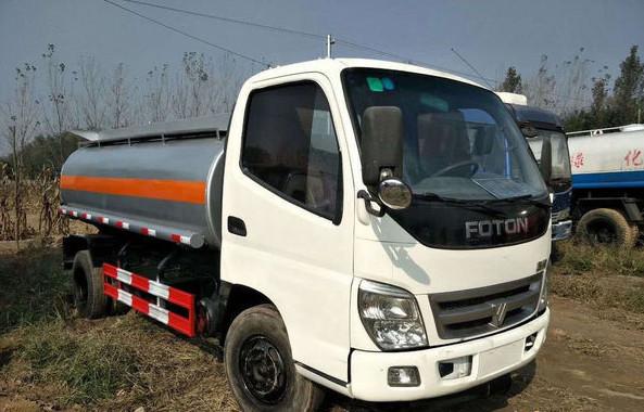 China 5-16 Tons Used Oil Tanker DONGFENG / FOTON / HOWO Brand Diesel Fuel Type supplier