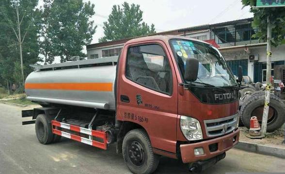 China Diesel Used Fuel Trucks 5 Tons – 16 Tons Loading Capacity With Different Brand Chassis supplier