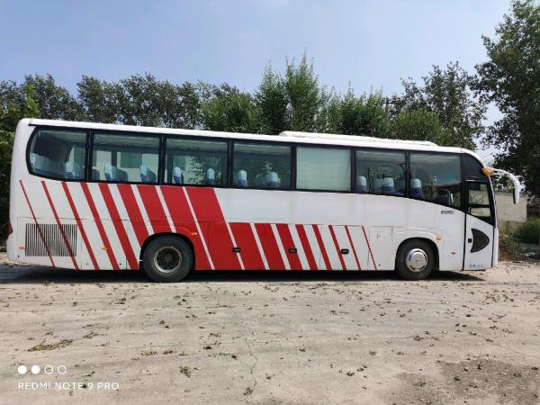 China Kinglong 55 Seats Leaf Spring Suspension XMQ6126 Used Shuttle City Passager Coach Bus For Sale supplier