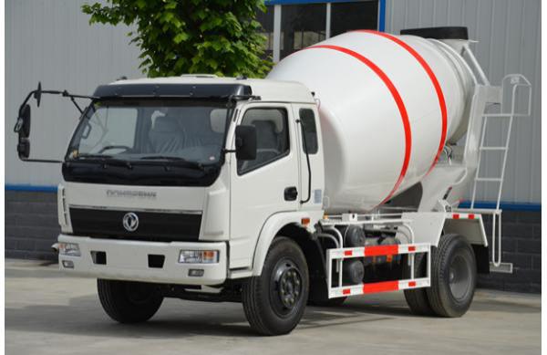 China Mailand Brand Used Concrete Mixer Trucks Eight Percent New With Air Conditioner supplier