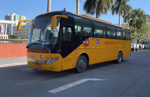 China Model Zk6107 Used Yutong Buses 60 Seat Coach Second Hand Buses Yuchai Engine supplier