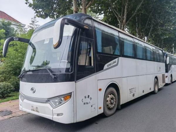 China Used Kinglong Bus Low Kilometer Used Coach Bus For Africa 50 Seats Single Door Model XMQ6112 supplier