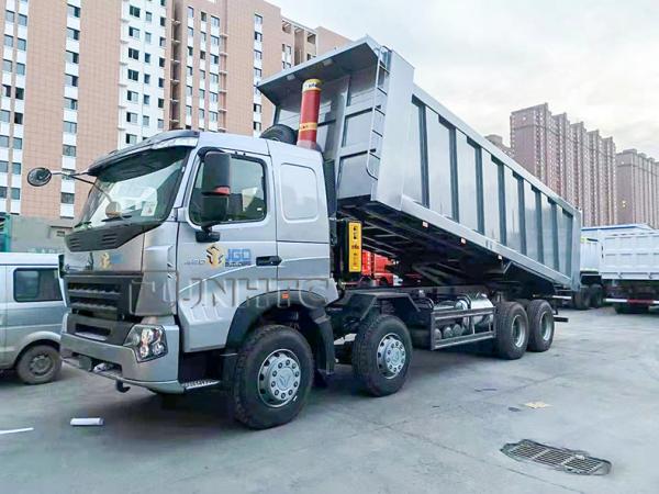 Sinotruk HOWO A7 Tipper Dump Truck 8×4 12 Wheels 40 Ton