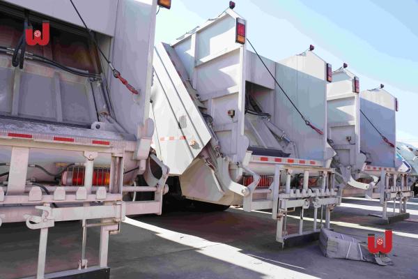 Rear Trash Compactor Garbage Truck 12CBM Heavy Duty Load