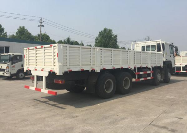 8X4 RHD Cargo Truck 30 – 60 Tons Euro 2 336HP High Security For Logistic Industry