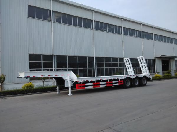 Customized Low Loader Heavy Duty Trailers , Lowbed Semi Trailer With Landing Gear