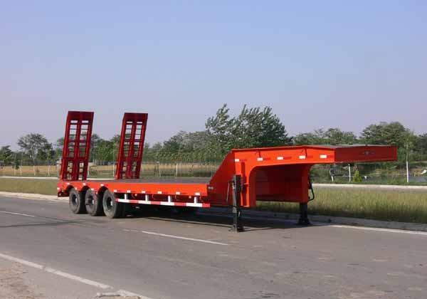 Six Double Chamber Low Bed Semi Trailer Steel Sheet 4mm Thickness