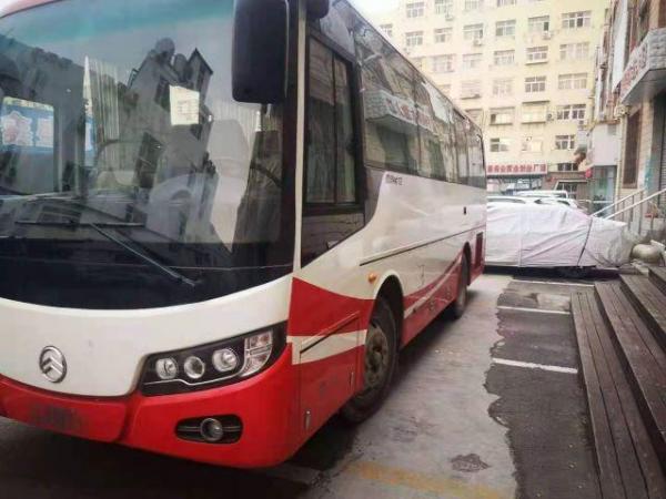 Used Golden Dragon Bus XML6757 Used Tour Bus 33seats 2016 Yuchai Rear Engine 127kw Euro IV High Quality Coach Bus