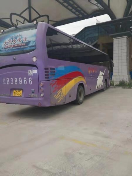 Yutong Used Coach Bus 51 Seats Purple Color Max Speed 100km/H Diesel Strong Engine